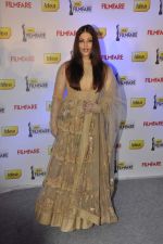 Aishwarya Rai Bachchan announces filmfare awards in Leela Hotel, Mumbai 9th Jan 2013 (142).JPG